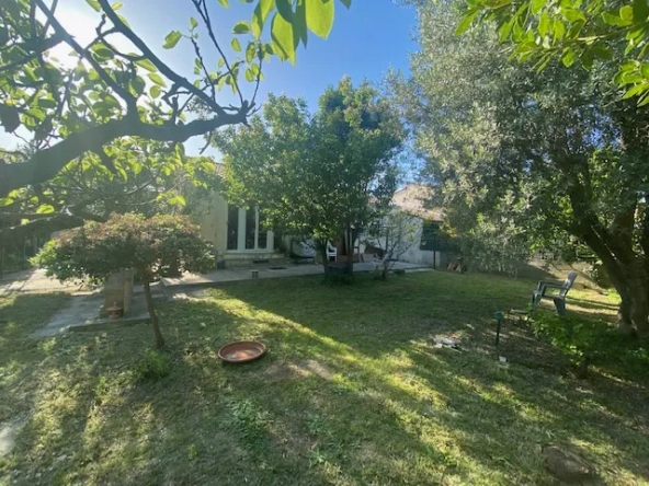 Maison de plain pied avec jardin à Nîmes Mas de Possac