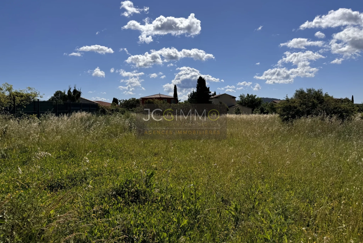 Terrain de 623m2 à Cuers : rare opportunité ! 