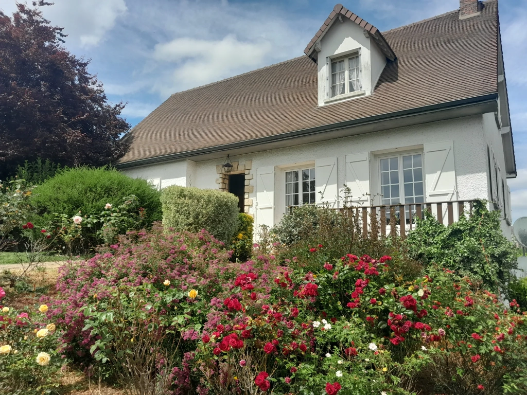 Maison Familiale à Maintenon avec 4 Chambres