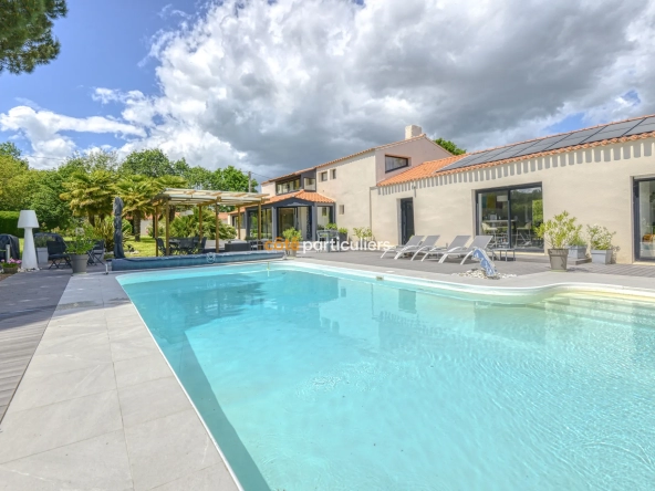 Propriété de luxe avec piscine et jardin à Bouaye