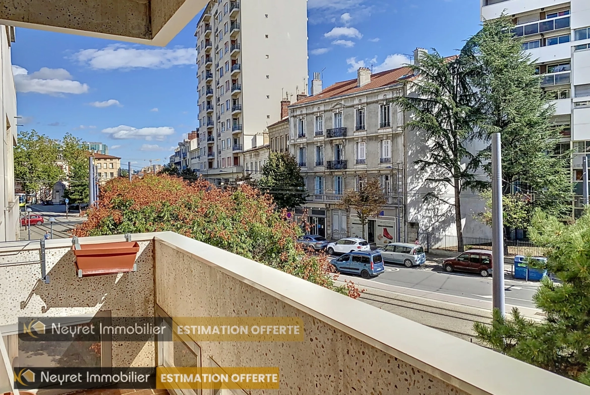 Appartement T3 97m2 avec Cuisine Équipée Haut de Gamme et Balcon Exposé Sud 