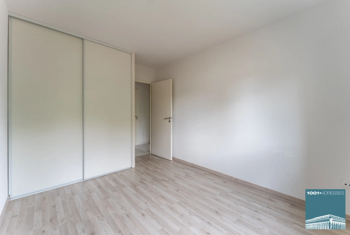 Appartement trois pièces avec balcon et deux parkings à Mérignac 