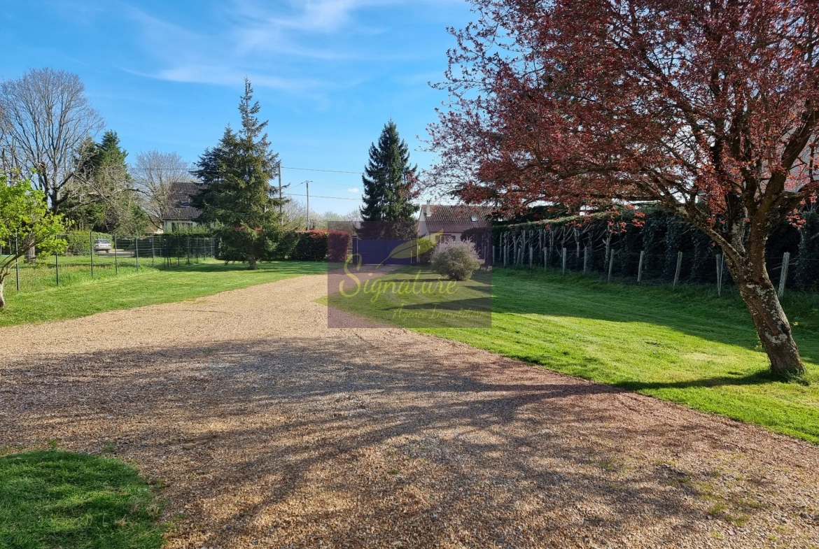 Superbe Pavillon sur 1ha avec Pré pour Chevaux 