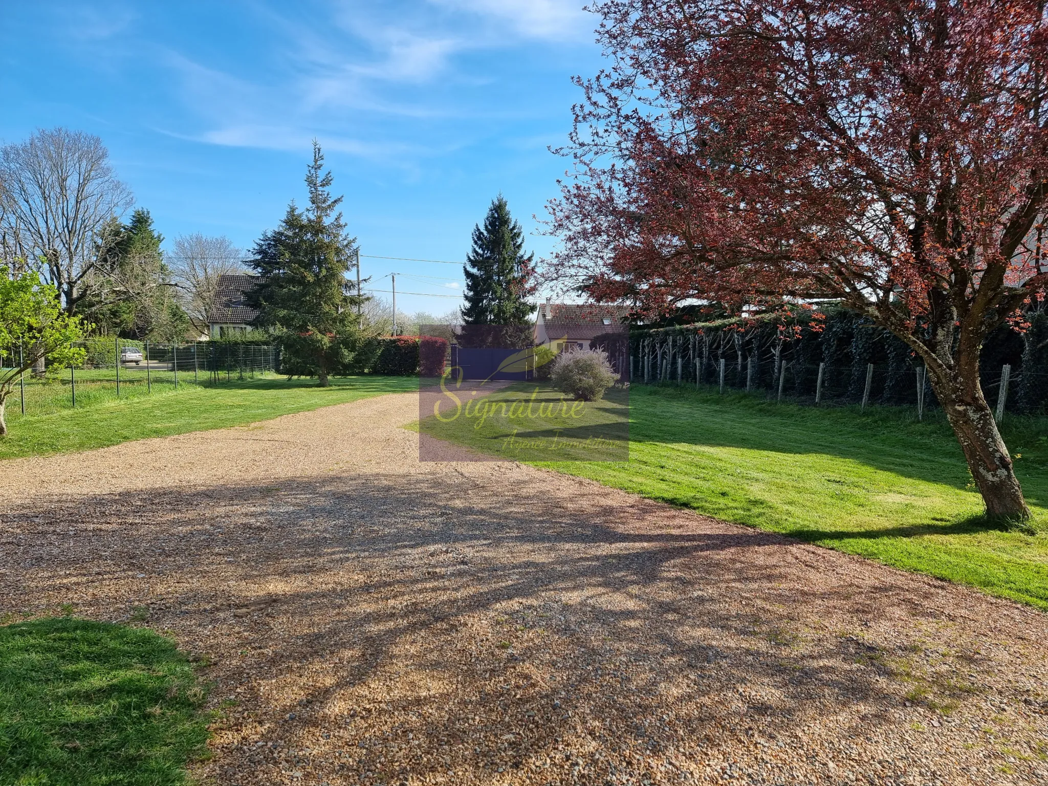 Superbe Pavillon sur 1ha avec Pré pour Chevaux 