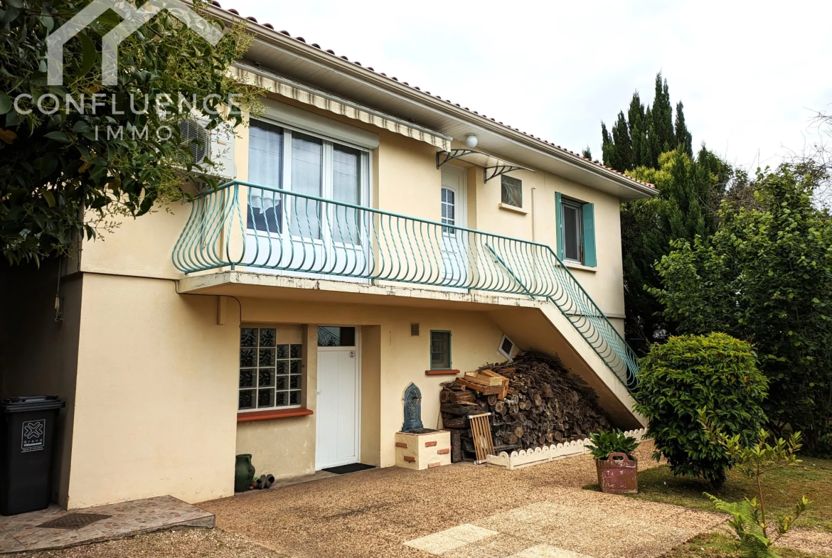 Maison des années 70 avec 4 chambres à Villeneuve sur lot 