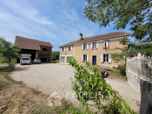 Grande Maison avec 5 Chambres à Vic en Bigorre