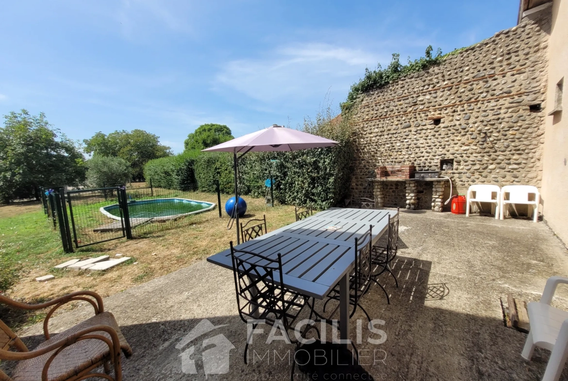 Grande Maison avec 5 Chambres à Vic en Bigorre 