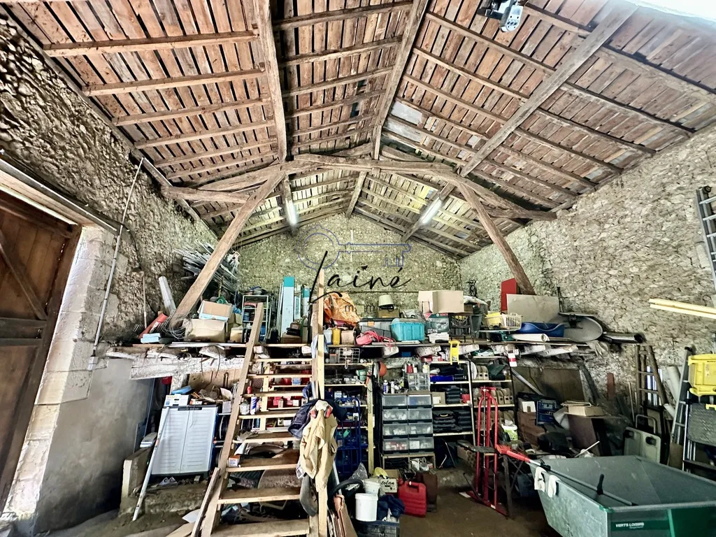 Charmante ferme avec 3 Chambres, Cuisine Ouverte et Vastes Espaces à Bergerac 24100 