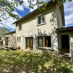 Charmante ferme avec 3 Chambres, Cuisine Ouverte et Vastes Espaces à Bergerac 24100