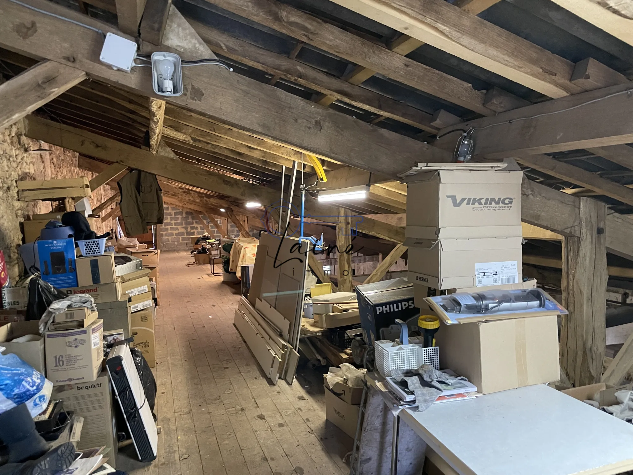 Charmante ferme avec 3 Chambres, Cuisine Ouverte et Vastes Espaces à Bergerac 24100 