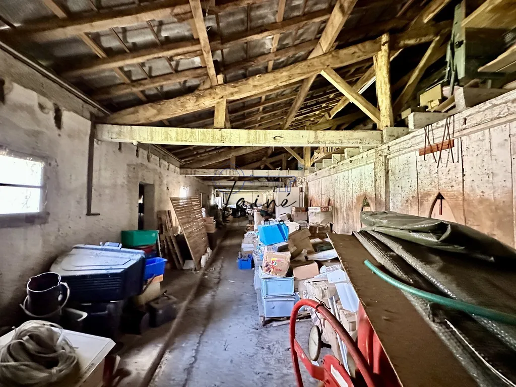 Charmante ferme avec 3 Chambres, Cuisine Ouverte et Vastes Espaces à Bergerac 24100 