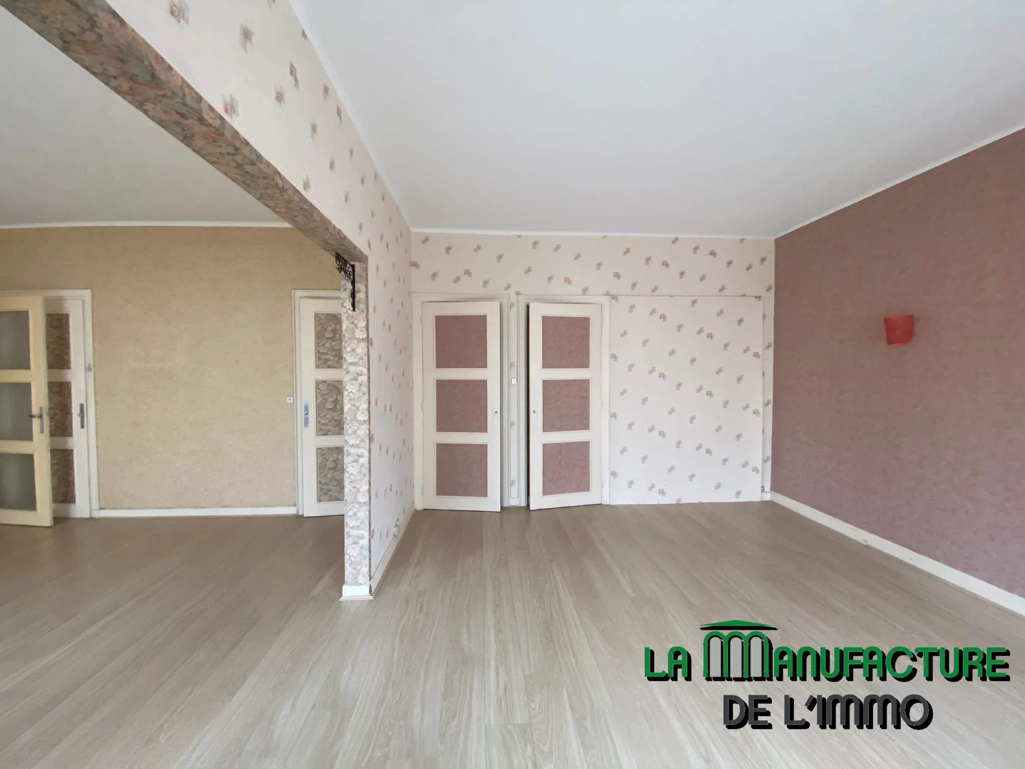 Appartement F6 avec Vue sur Place Fourneyron - Saint-Étienne 