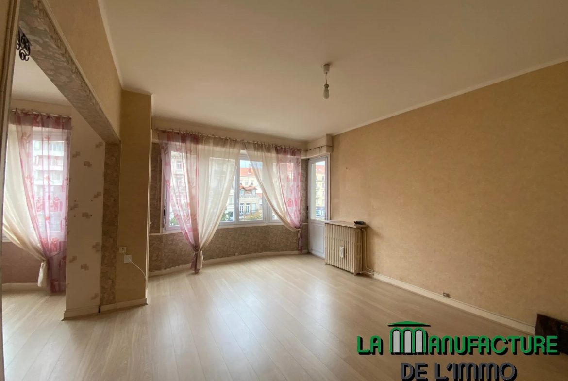 Appartement F6 avec Vue sur Place Fourneyron - Saint-Étienne 