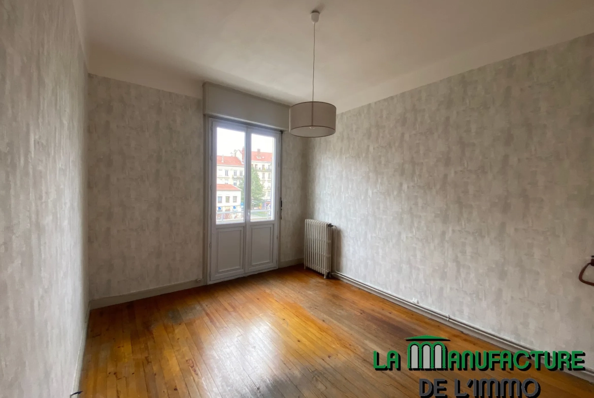 Appartement F6 avec Vue sur Place Fourneyron - Saint-Étienne 