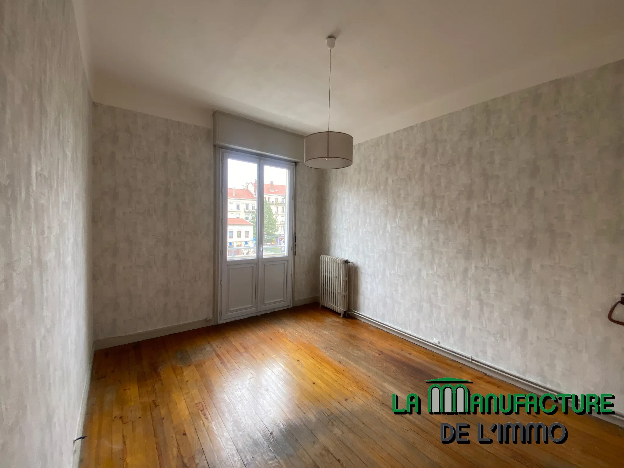 Appartement F6 avec Vue sur Place Fourneyron - Saint-Étienne 