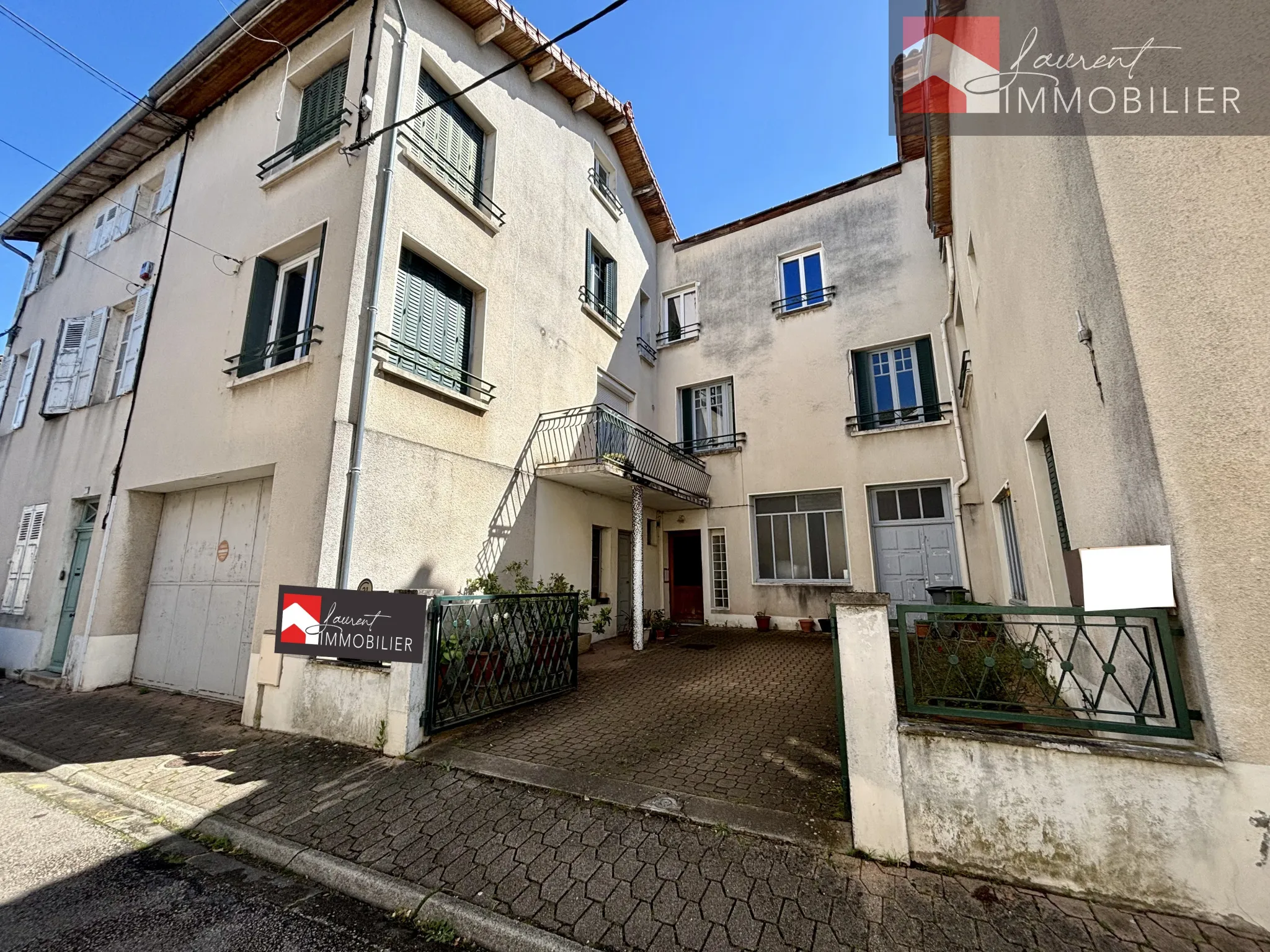 Témoignent immobilier, investissement locatif, 260 m2, Centre ville - 01190 PONT DE VAUX 