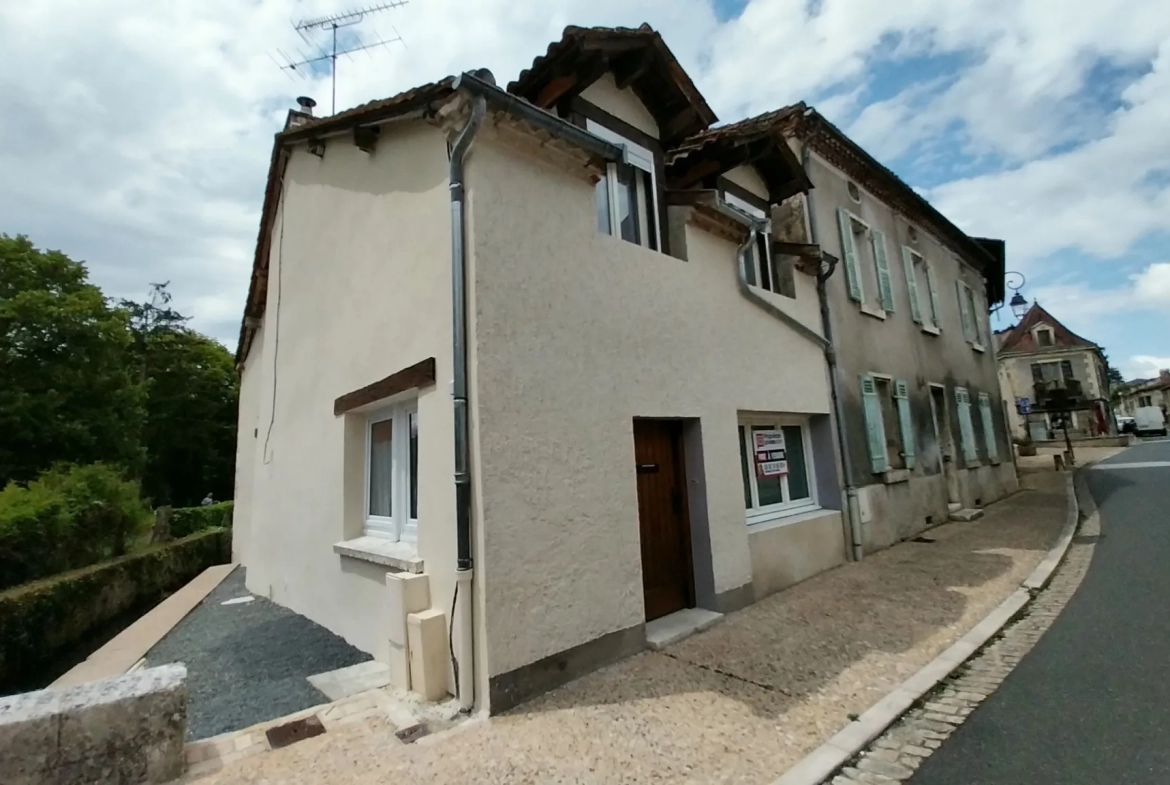 Maison en Pierres Rénovée à Chateau-l'évêque 