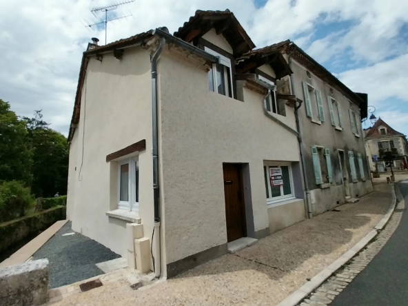 Maison en Pierres Rénovée à Chateau-l'évêque