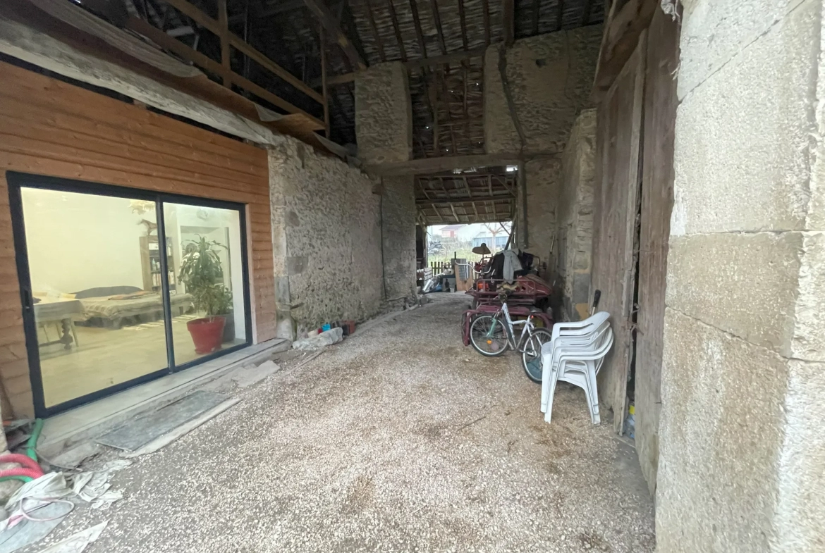 Ancienne Ferme en Pierre à Rénover avec Terrain - Bordères 