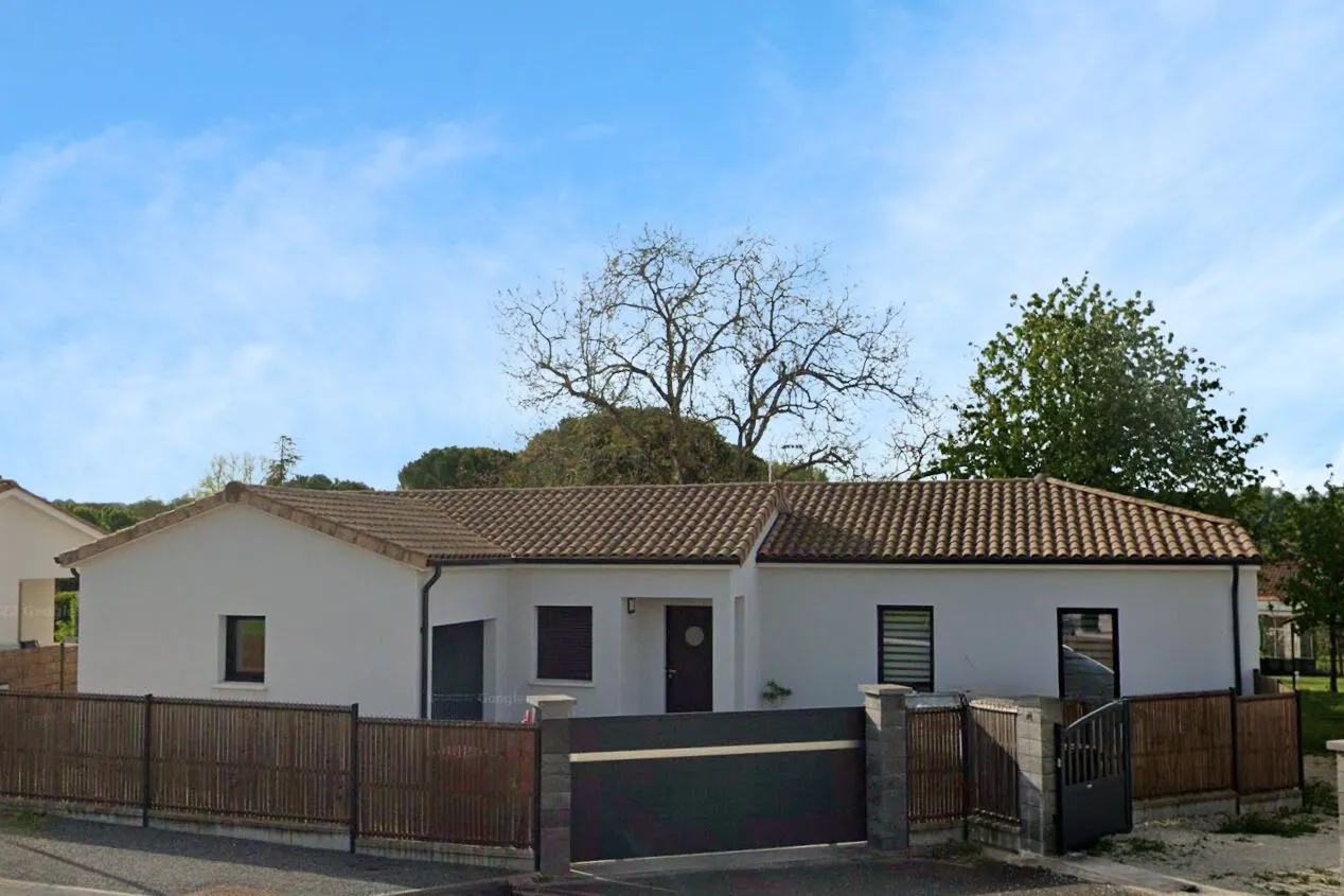 Pavillon moderne avec jardin à Ruelle sur touvre 