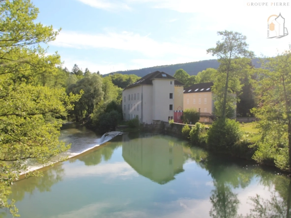 Appartement dans résidence de tourisme pied dans l'eau à Thoirette