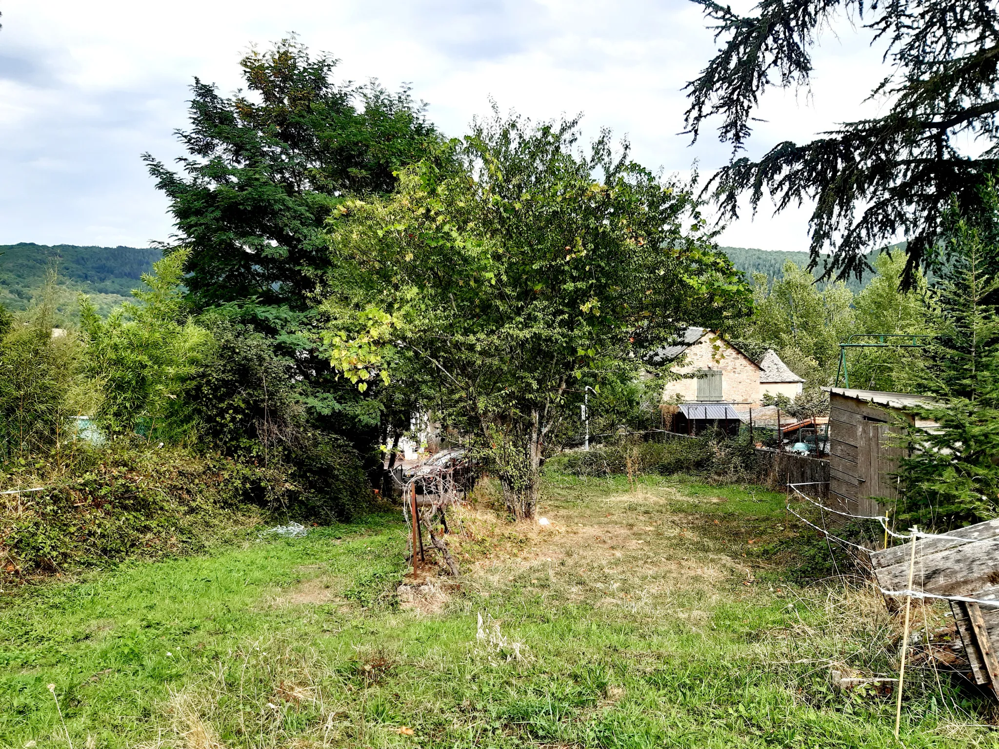 Maison de village dans un territoire naturel et préservé avec jardin de loisir 