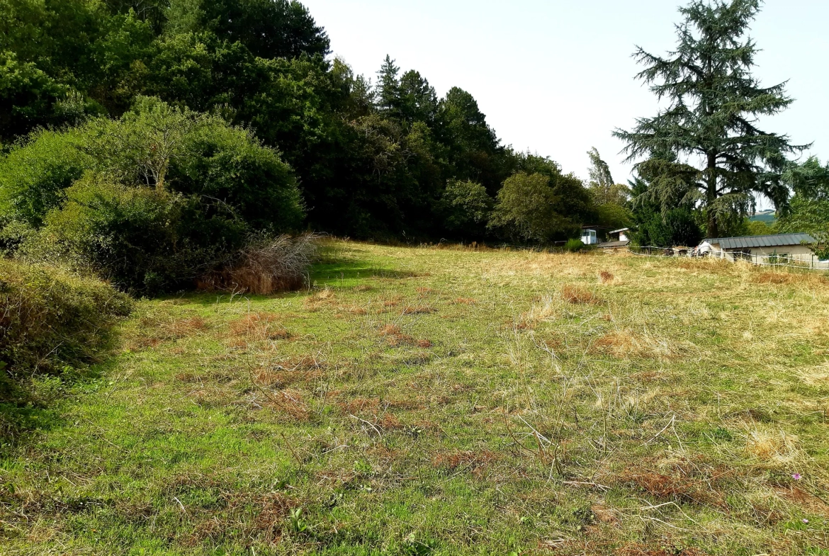 Maison de village dans un territoire naturel et préservé avec jardin de loisir 