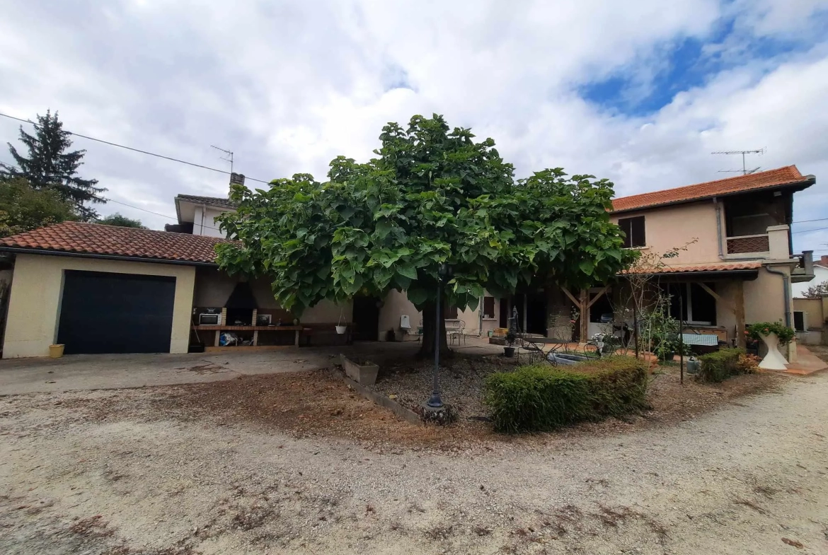 Charming Family House with Garden in Fumel 