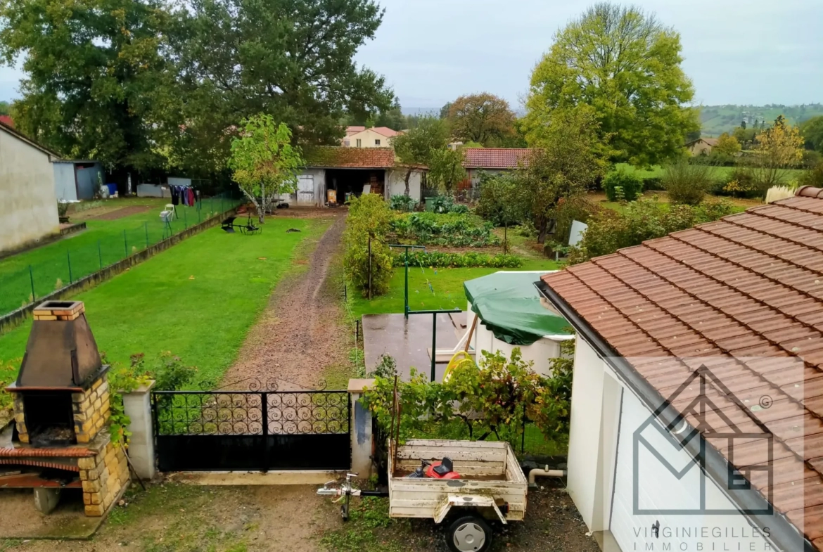 Maison à Chandon de 140 m2 sur une parcelle de 980 m2 