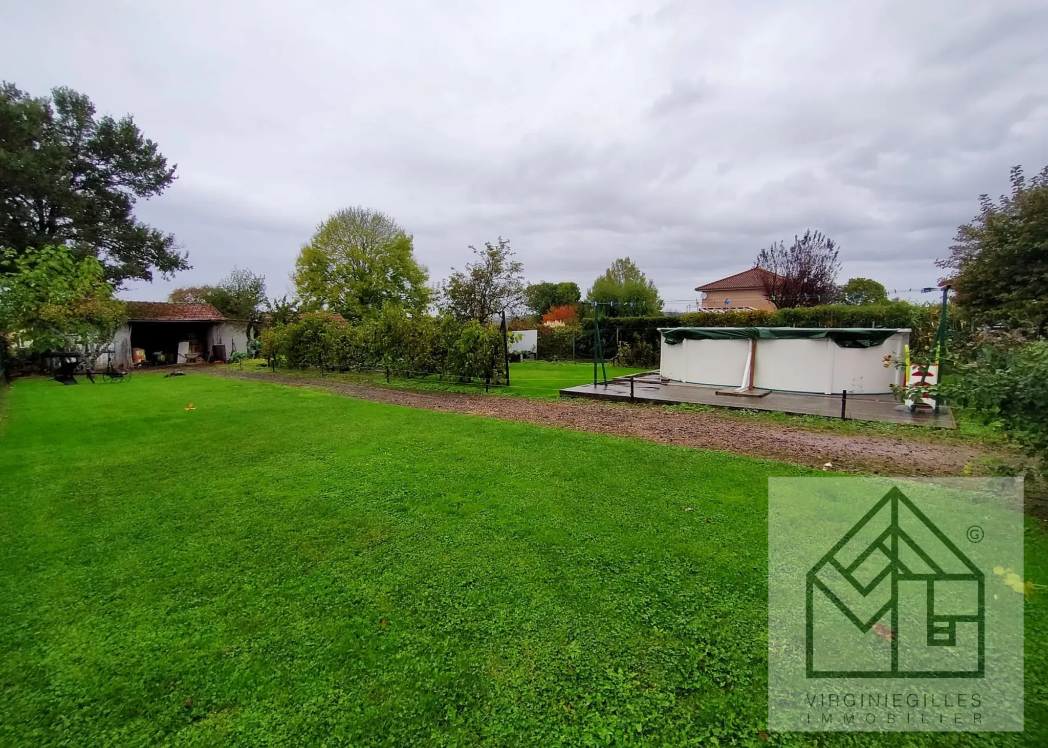 Maison à Chandon de 140 m2 sur une parcelle de 980 m2 