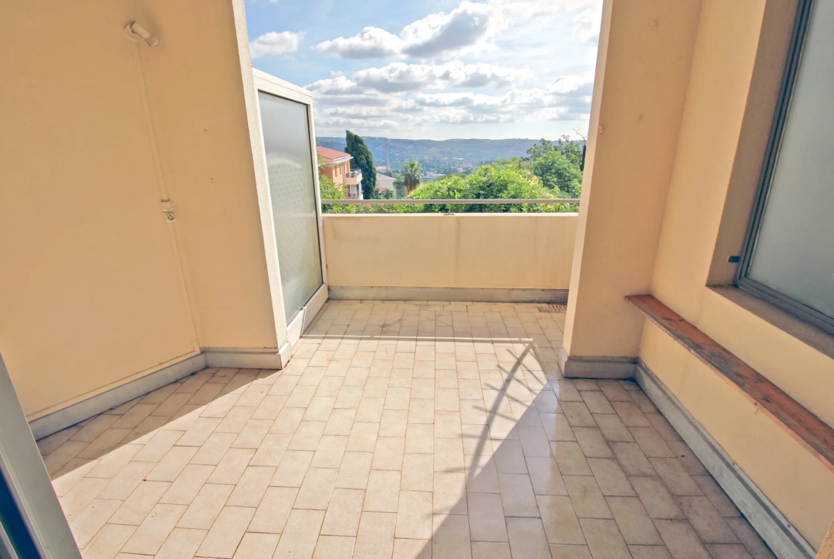 Bel appartement 3 pièces avec terrasse à Grasse 