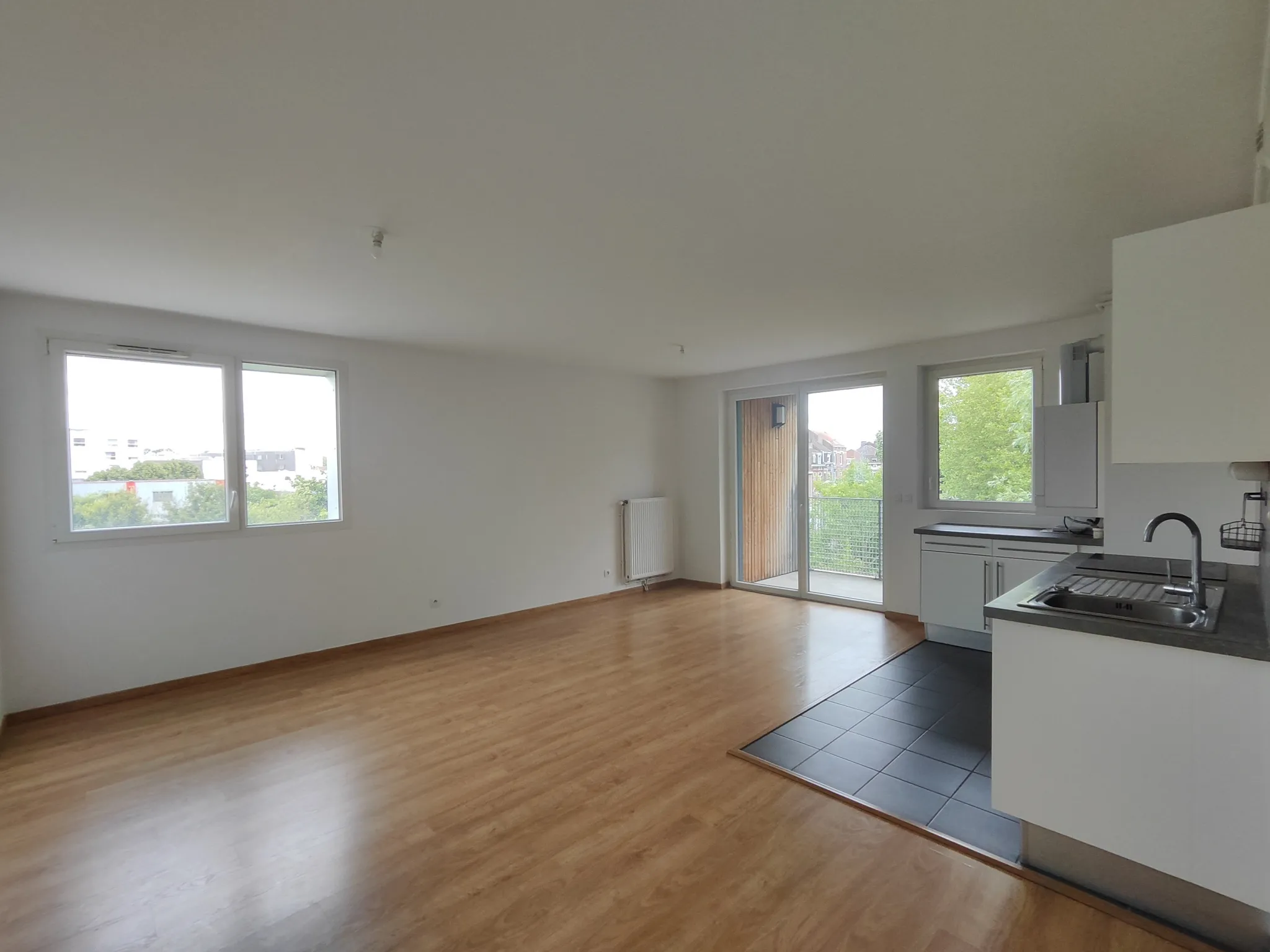 Appartement T4 à Lille avec 2 loggias et place de parking 