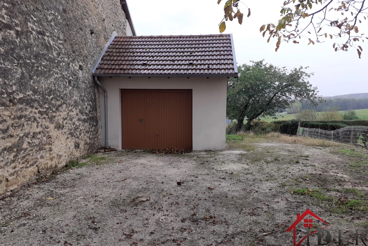 Maison de campagne 150 m2 habitable avec terrain de 1000 m2 à Chalindrey 