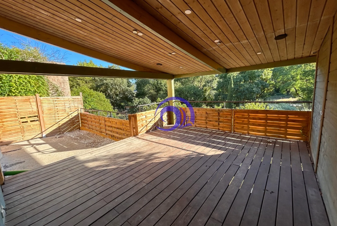 Appartement unique à SALERNES avec terrasse et vue sur les collines 