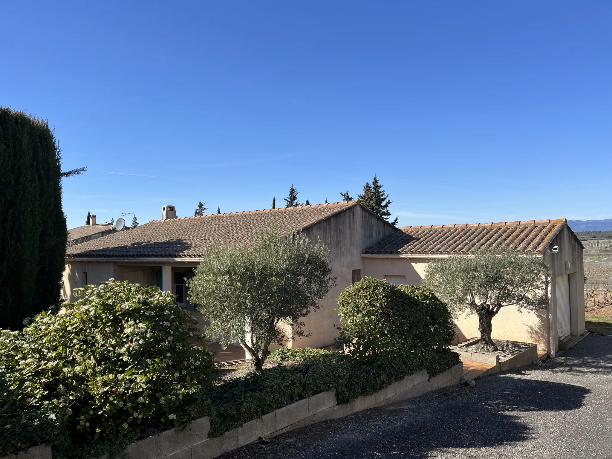 Villa 4 chambres de plain pied avec vue panoramique - Montbrun des Corbieres 