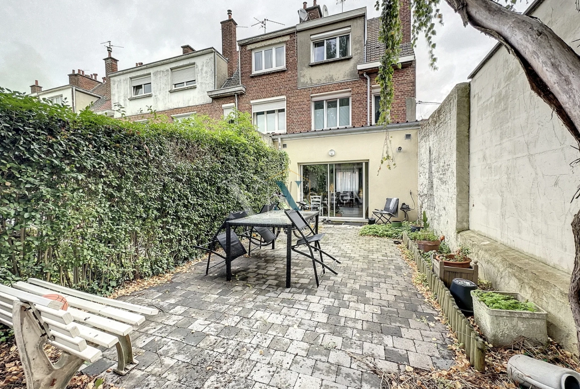 Maison 3 chambres avec un jardin de 200m2 à Lille 