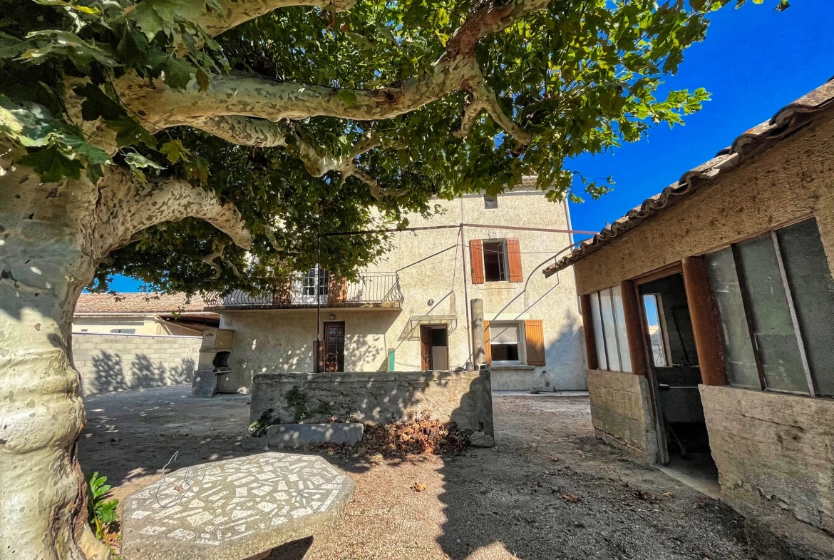 Maison ensoleillée de 163m2 sur Althen des Paluds 