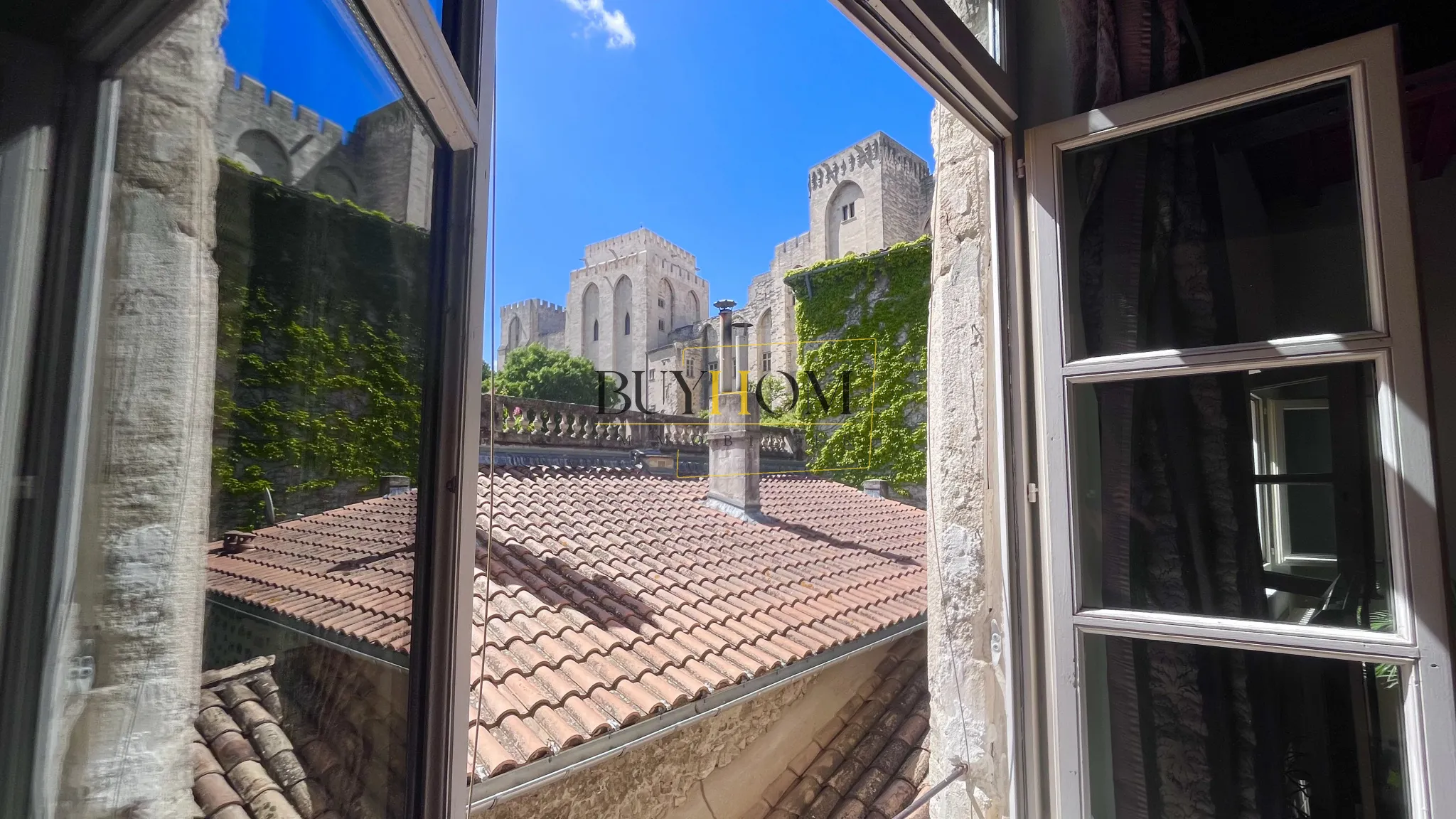 Appartement de 65m2 avec vue sur le Palais des Papes à Avignon 