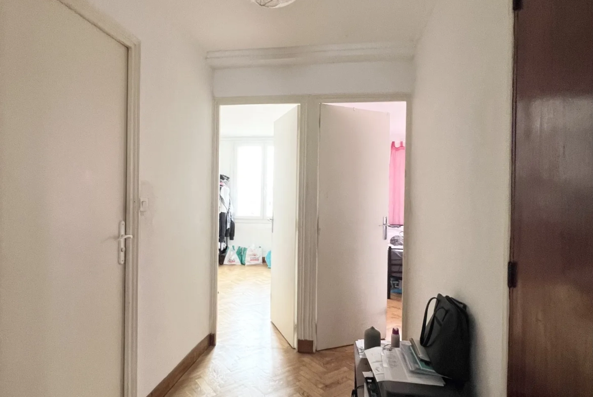 Appartement spacieux avec terrasse à Marseille 13004 