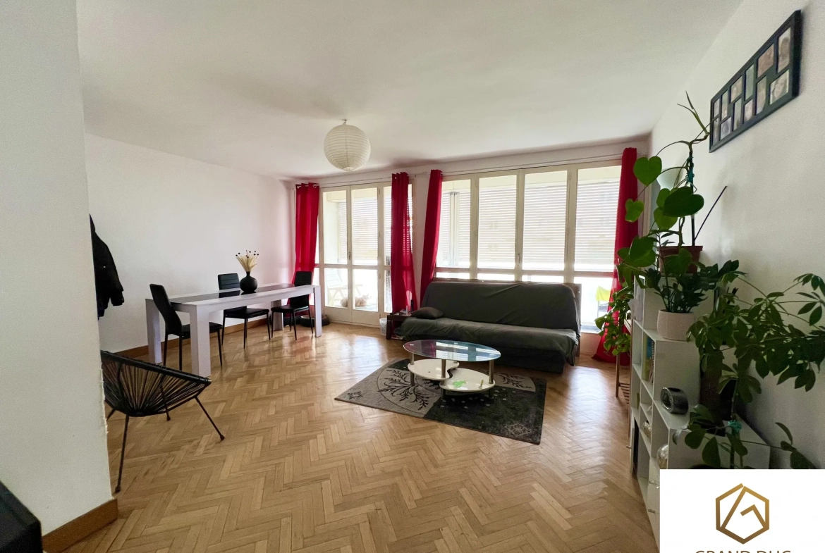 Appartement spacieux avec terrasse à Marseille 13004 