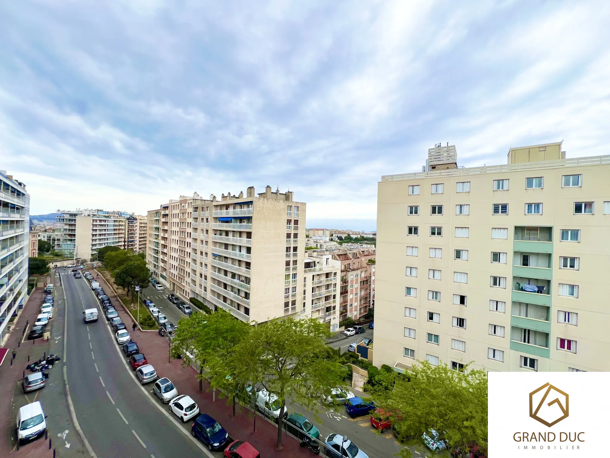 Appartement spacieux avec terrasse à Marseille 13004 