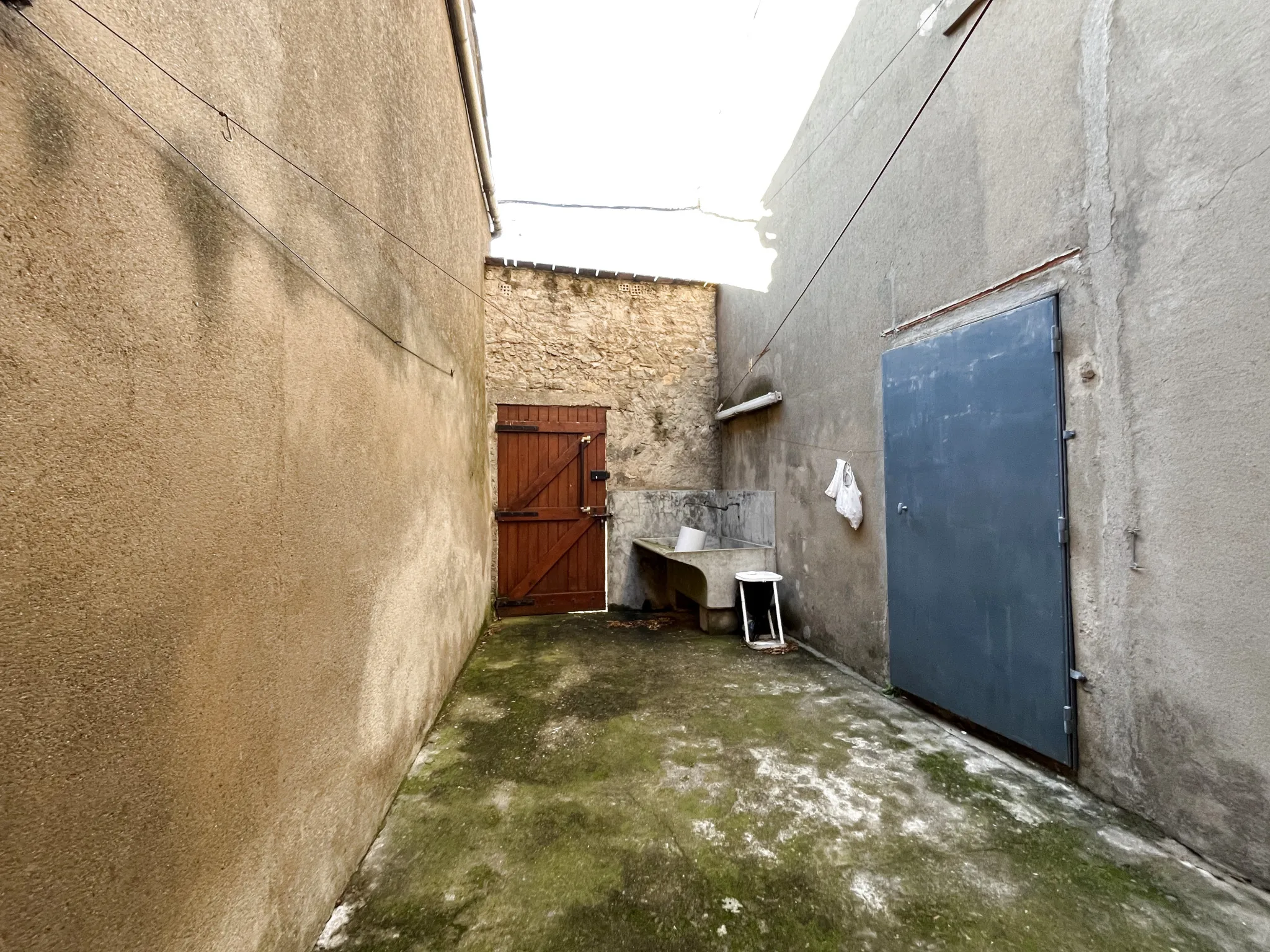 Maison de village avec terrasse et garage à vendre à Argens-Minervois 