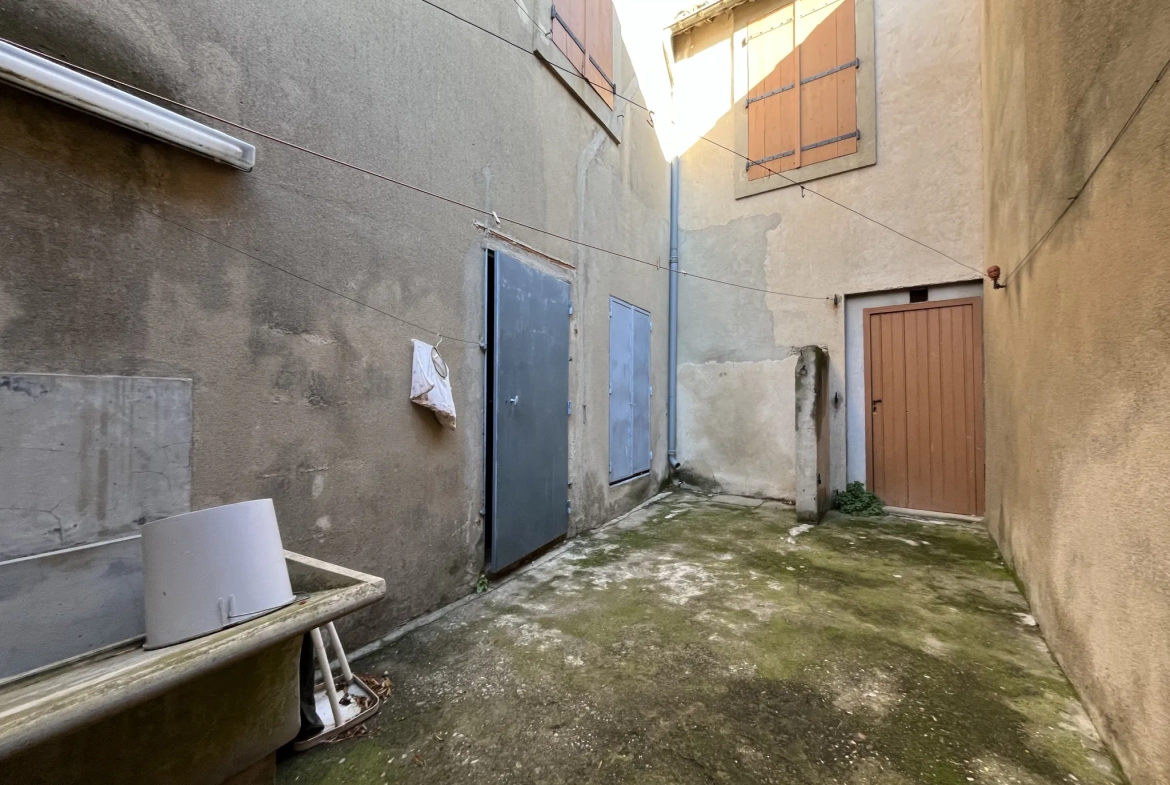 Maison de village avec terrasse et garage à vendre à Argens-Minervois 