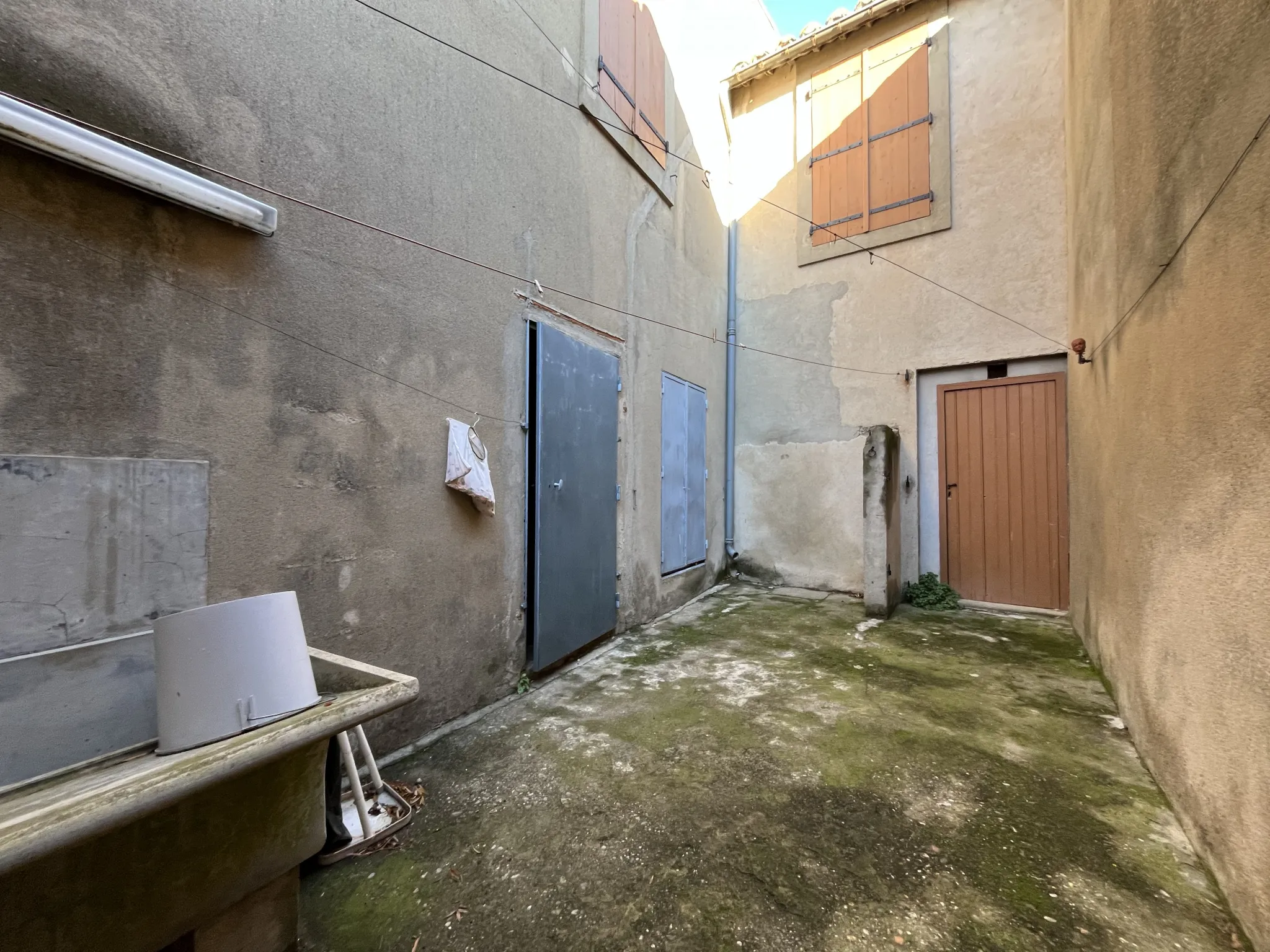 Maison de village avec terrasse et garage à vendre à Argens-Minervois 