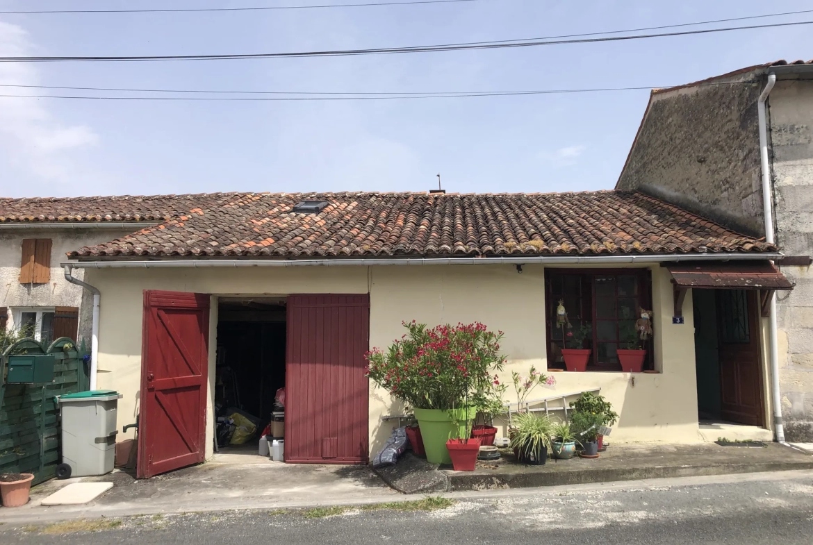 Maison T5 86 m2 avec jardin et garage à Saint Savinien 