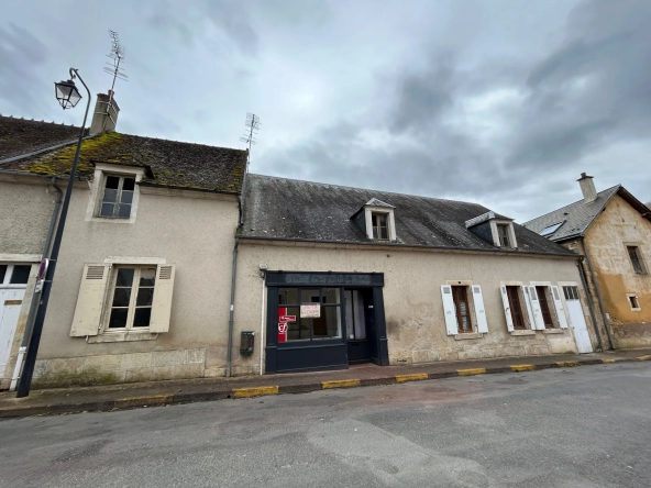 Maison de village avec dépendance et terrain à Meillant