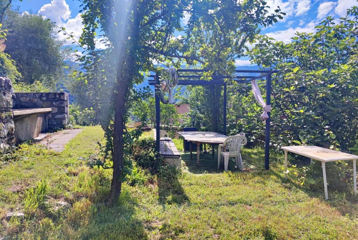 Propriété à Loda (Lantosque) avec vue panoramique sur la vallée 