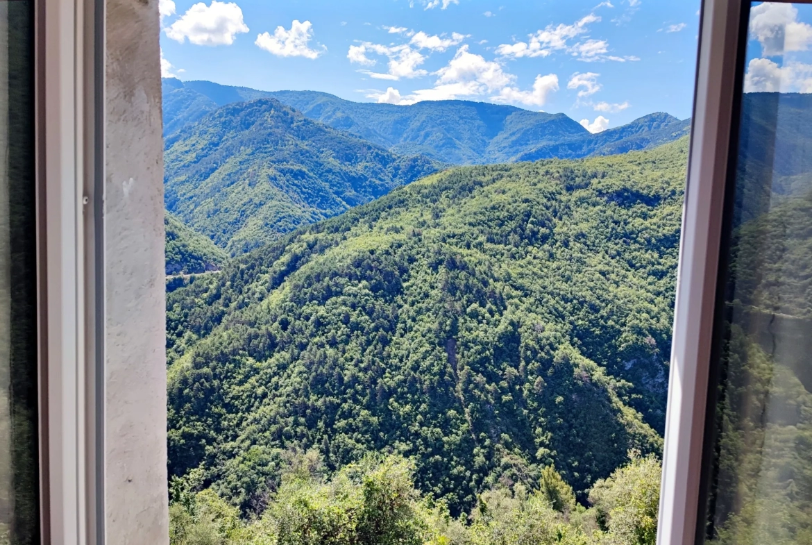 Propriété à Loda (Lantosque) avec vue panoramique sur la vallée 