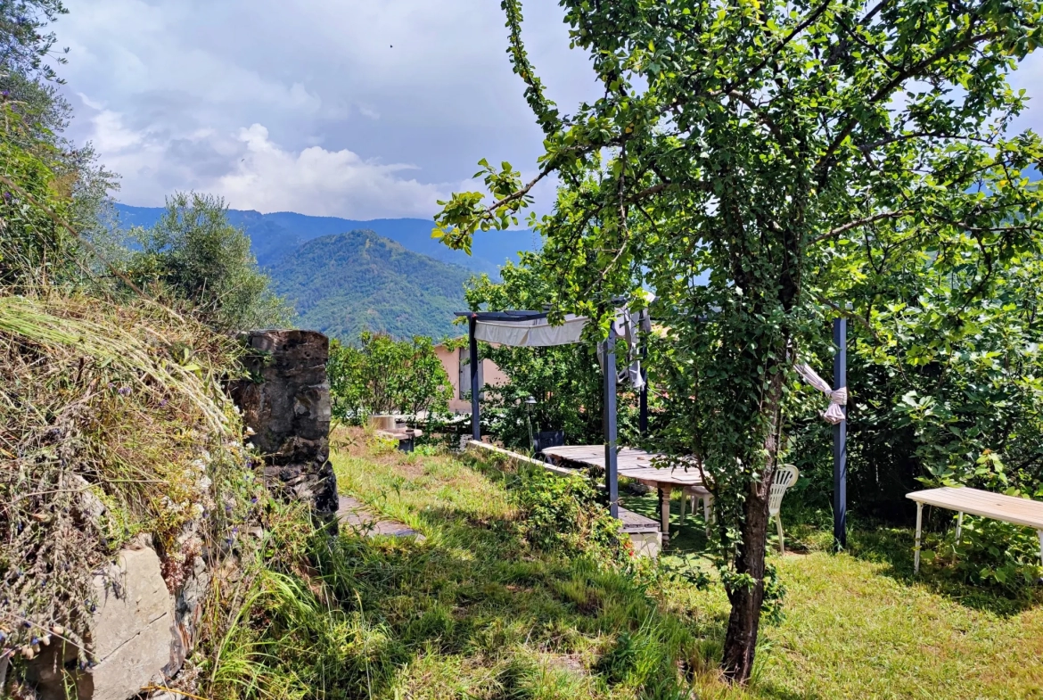 Propriété à Loda (Lantosque) avec vue panoramique sur la vallée 