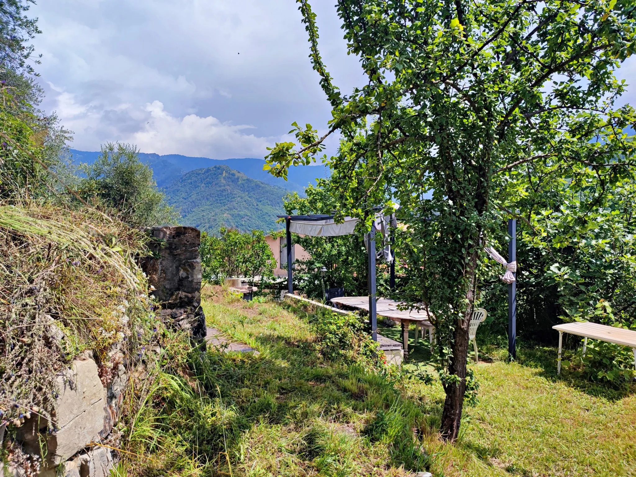 Propriété à Loda (Lantosque) avec vue panoramique sur la vallée 